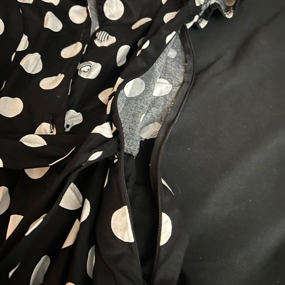 Hearts & Roses black and white pinup swing dress with crinoline - Picture 4 of 5